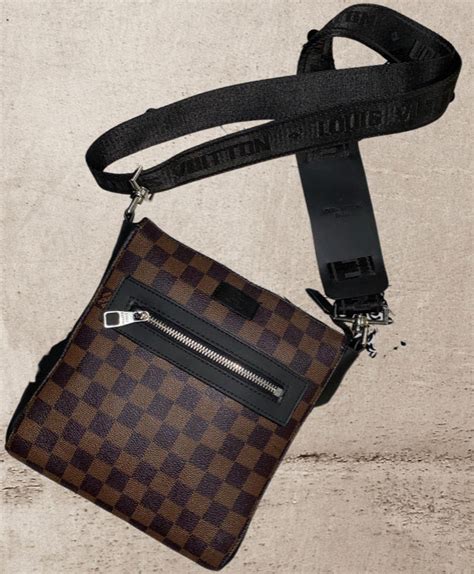 borseta louis vuitton|louis vuitton boetie.